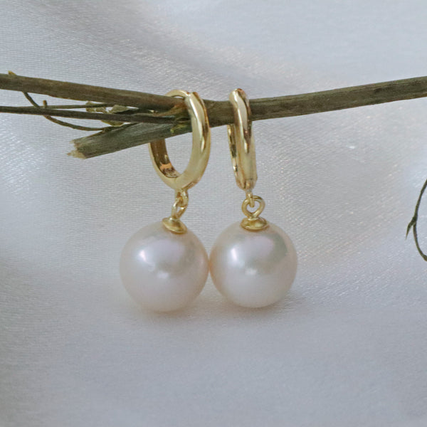Pearlpals 10mm EDISON pearl hook earrings in gold vermeil materials and classic design