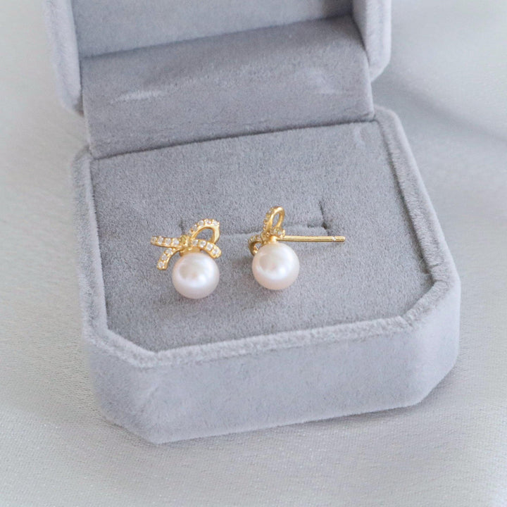 Pearlpals 6mm freshwater pearl stud earrings with butterfly knot and diamond in gold vermeil