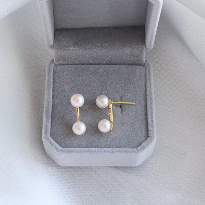 Pearlpals 6mm pearl stud earrings with golden bar in gold vermeil