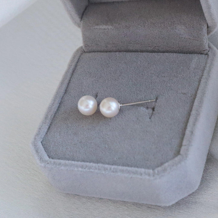 Pearlpals 6mm freshwater round pearl stud earrings in sterling silver