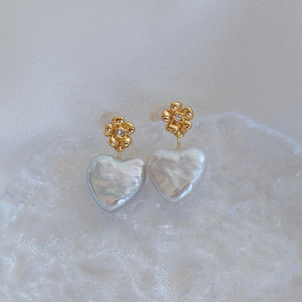 Flower, zircon and heart baroque pearls earrings in gold plated