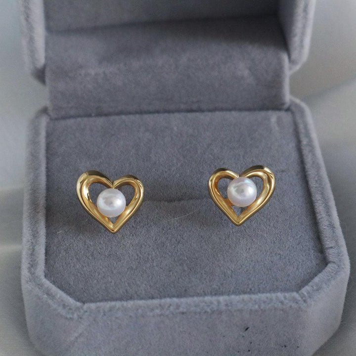 Pearlpals 5mm freshwater pearls stud earrings nestled in a gold heart 