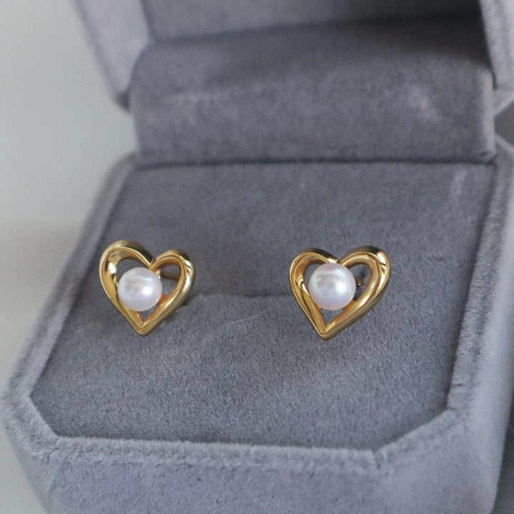 Pearlpals 5mm freshwater pearls stud earrings nestled in a gold heart 