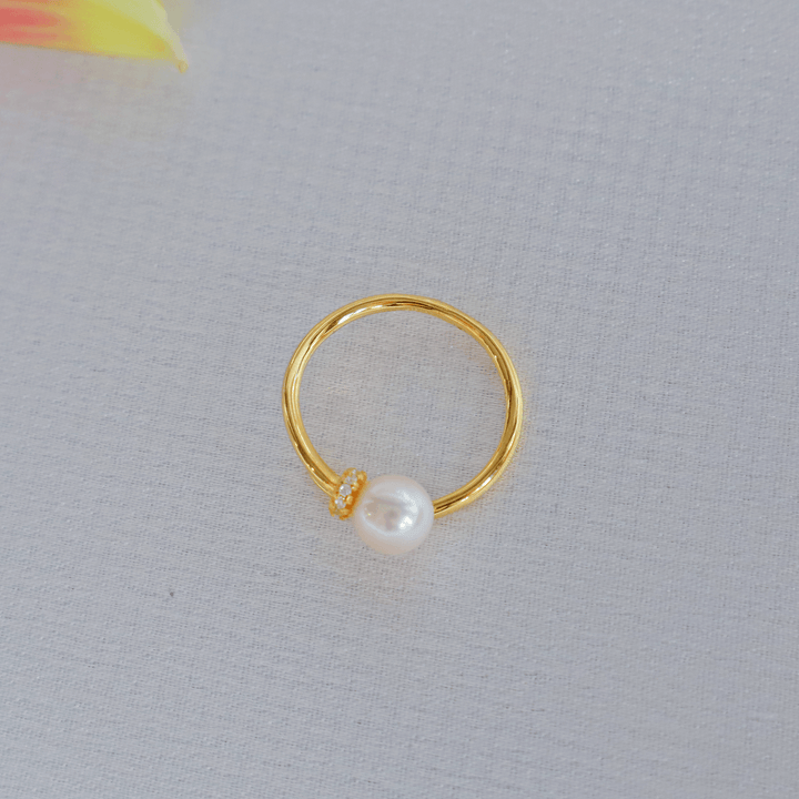 Pearlpals Iris - Crossed AAA freshwater Pearl Ring in gold vermeil