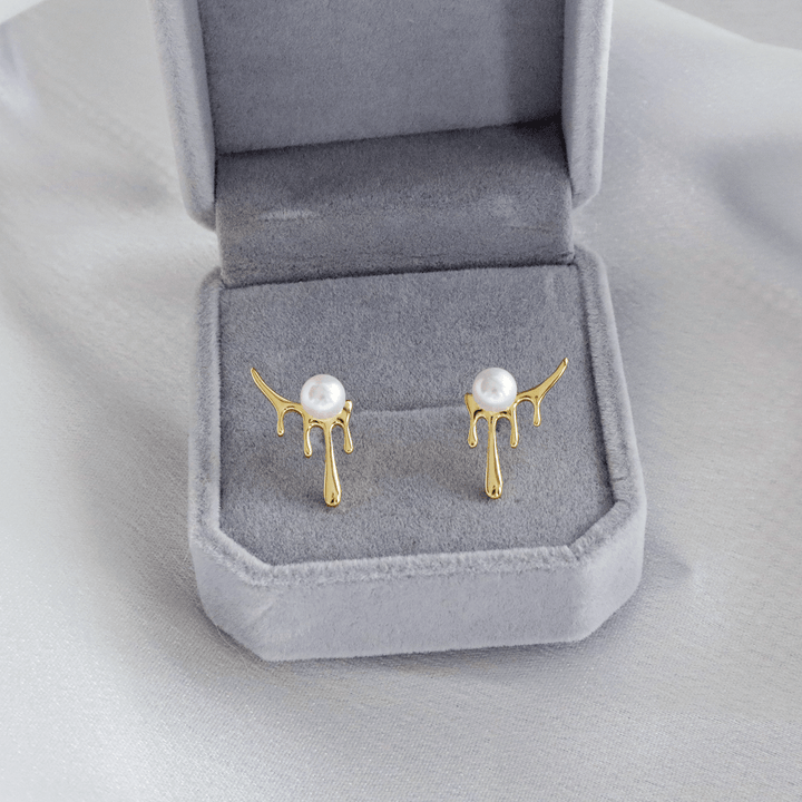 5mm freshwater pearl stud earrings in Sterling silver or Gold vermeil jewelries materals