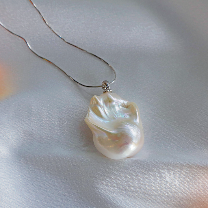 Pearlpals Mysterious - Freshwater Baroque Pearls Pendant in Sterling Silver