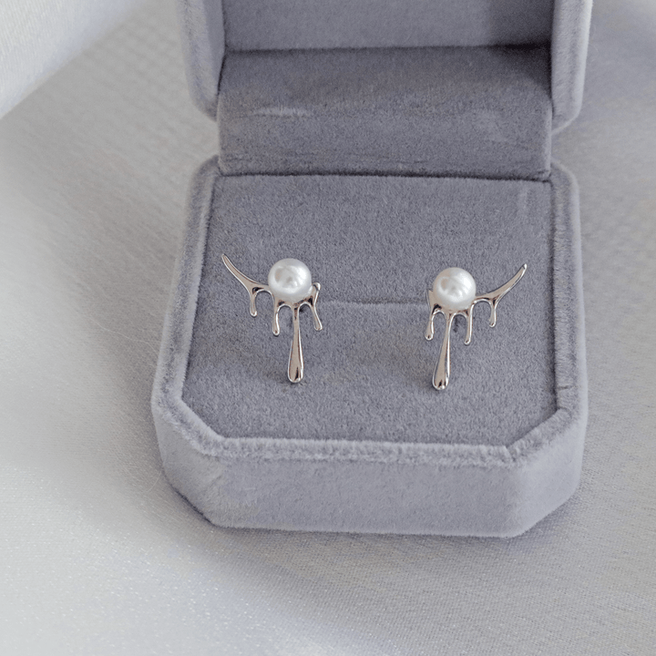 5mm freshwater pearl stud earrings in Sterling silver or Gold vermeil jewelries materals