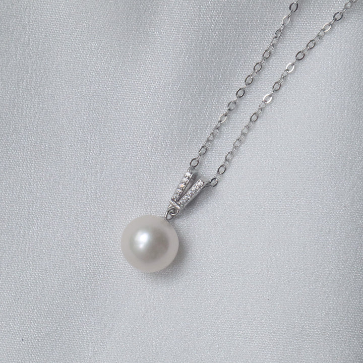 Pearlpals Zara The 10mm Edison Freshwater Pearl Pendant is a timeless and classic style in Sterling Silver