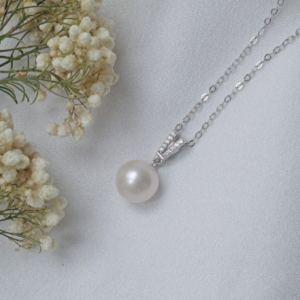 Pearlpals Zara The 10mm Edison Freshwater Pearl Pendant is a timeless and classic style in Sterling Silver