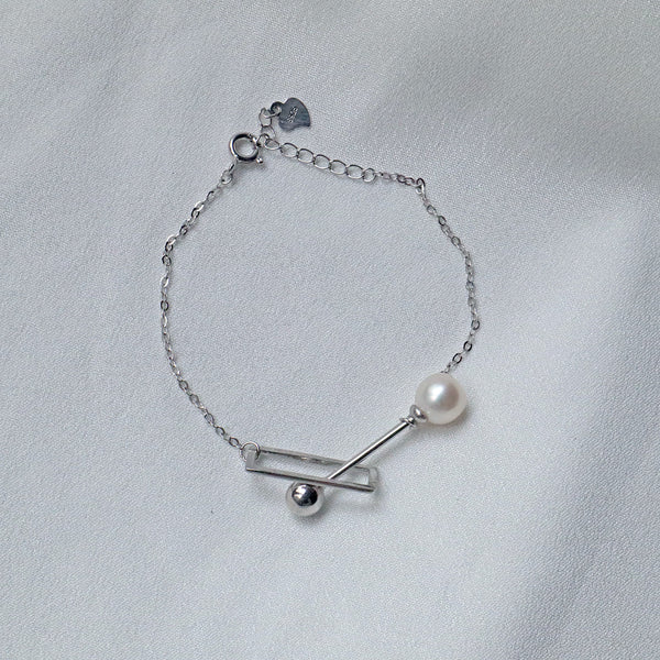 Pearlpals Scepter - 7mm freshwater Pearl Bracelet In Sterling Silver in a special design