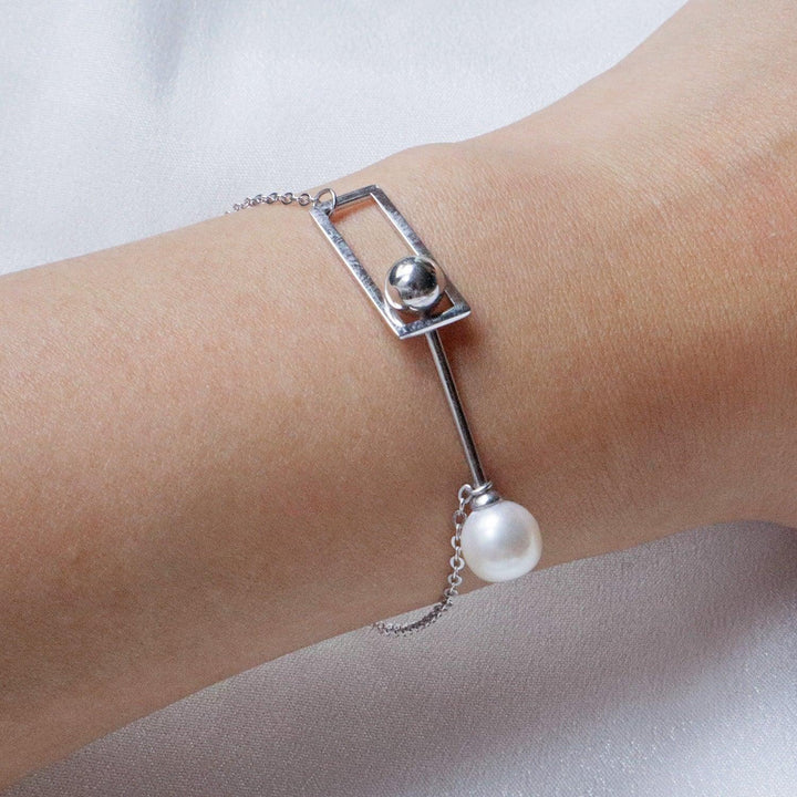 Pearlpals Scepter - 7mm freshwater Pearl Bracelet In Sterling Silver in a special design