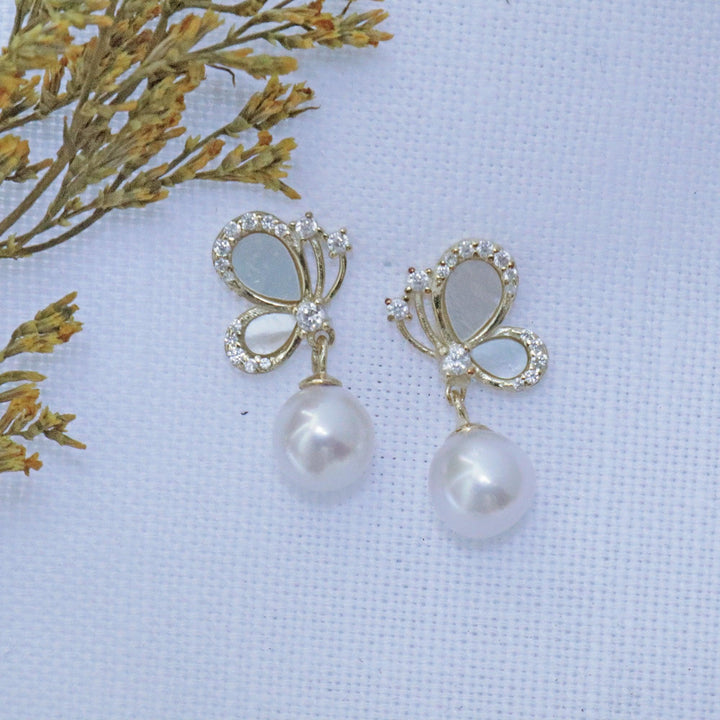 Butterfly - 7mm AA Freshwater Pearl Earrings in gold vermeil