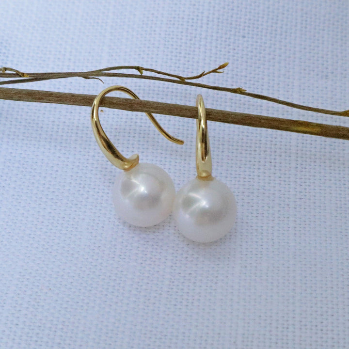 Pearlpals 8.5mm freshwater pearl earrings in gold vermeil and classic design