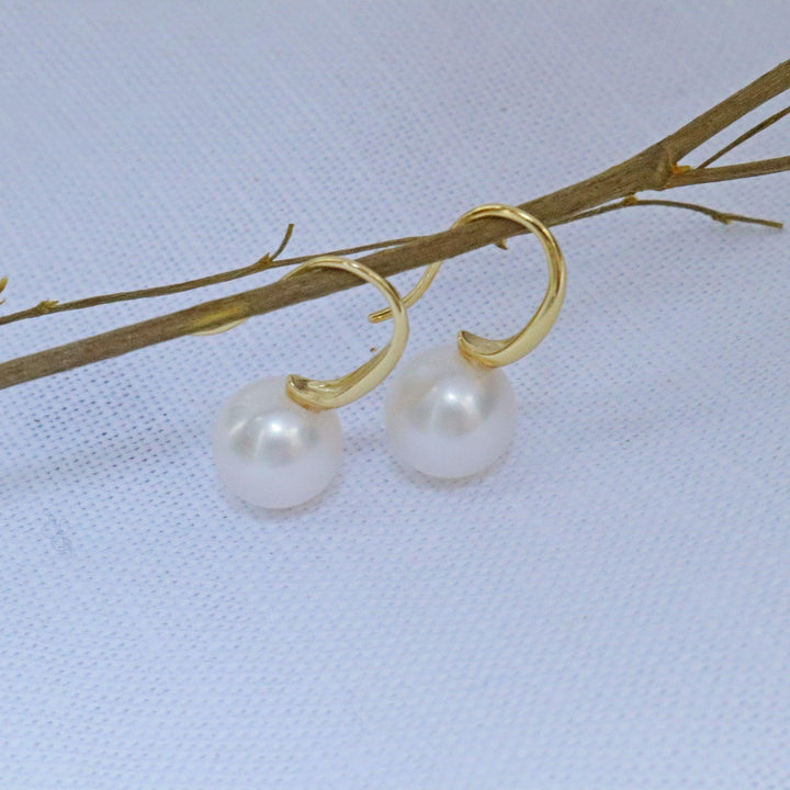 Pearlpals 8.5mm freshwater pearl earrings in gold vermeil and classic design