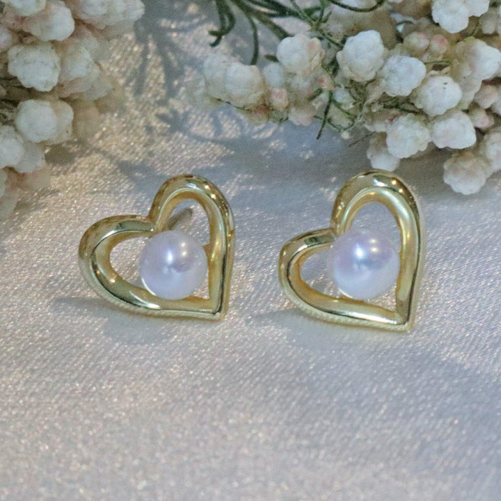 Pearlpals 5mm freshwater pearls stud earrings nestled in a gold heart 