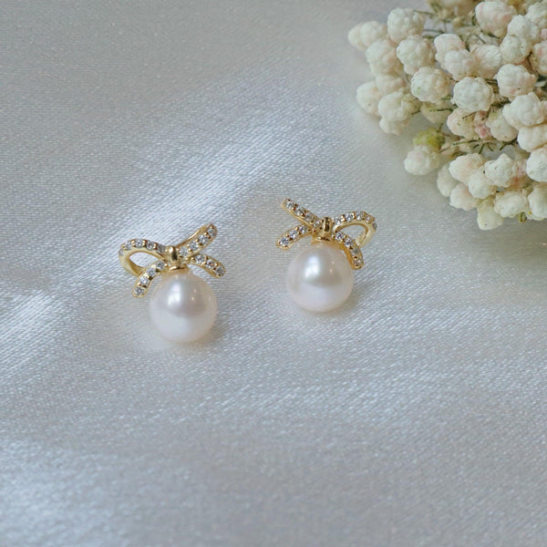 Pearlpals 6mm freshwater pearl stud earrings with butterfly knot and diamond in gold vermeil