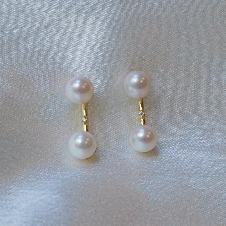 Pearlpals 6mm pearl stud earrings with golden bar in gold vermeil 