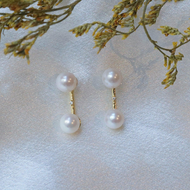 Pearlpals 6mm pearl stud earrings with golden bar in gold vermeil 