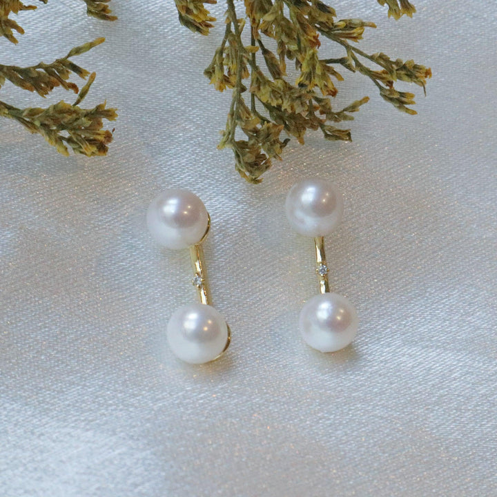 Pearlpals 6mm pearl stud earrings with golden bar in gold vermeil 